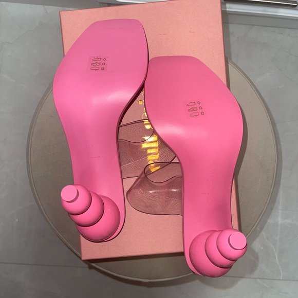 Size 42 - Picture 3 of 7